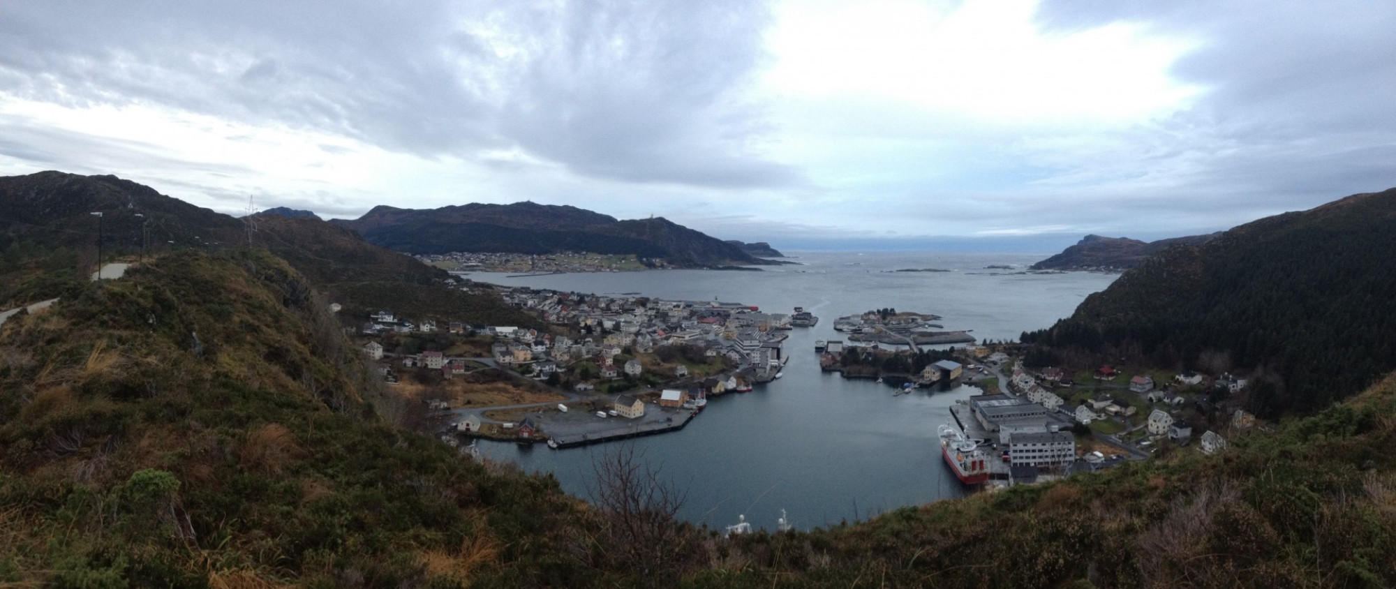 Fosnavåg sett frå Tverrfjellet